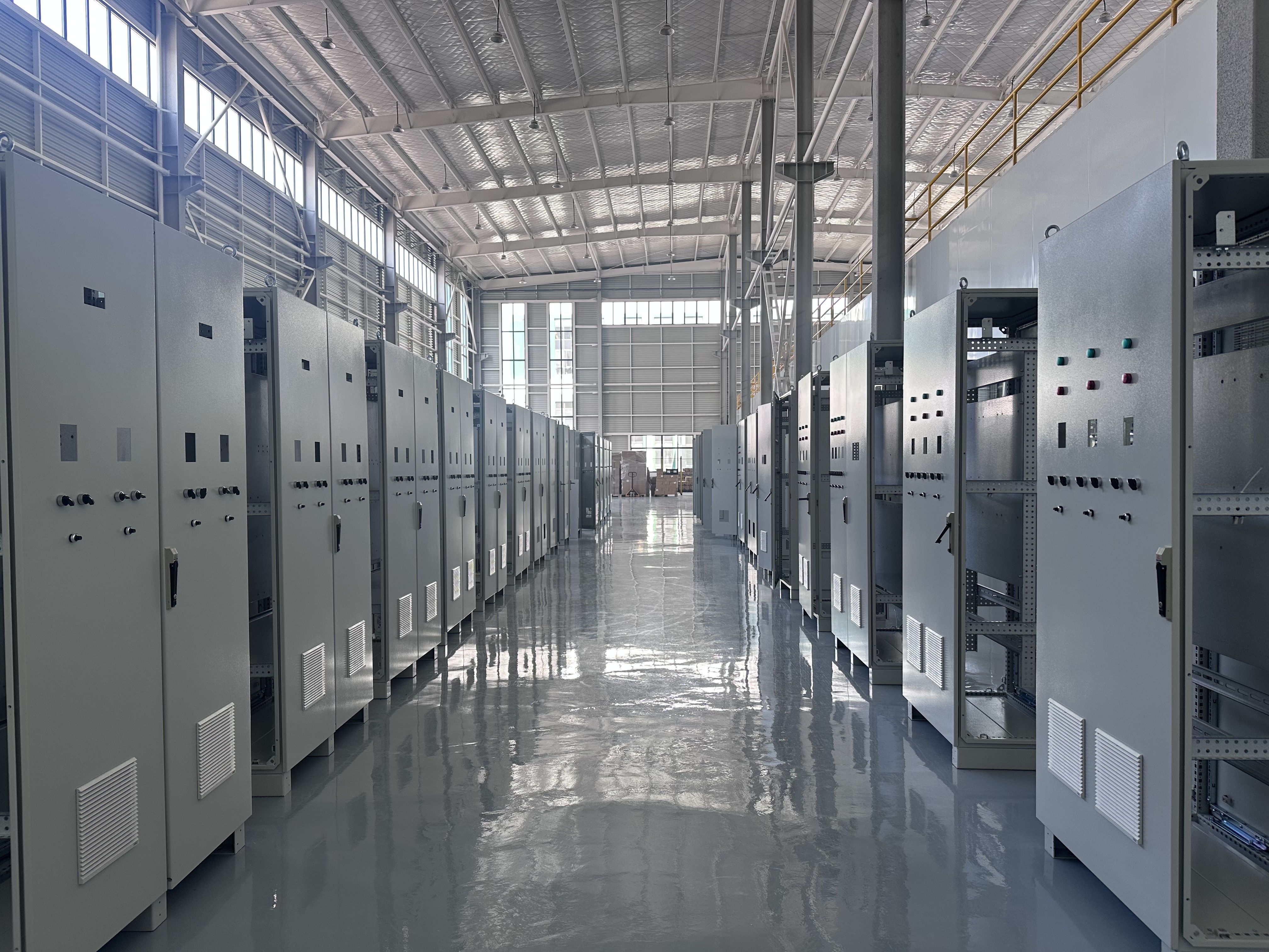 多回路高精度控温｜迈斯威尔专业调功柜助力玻璃生产线智能化升级