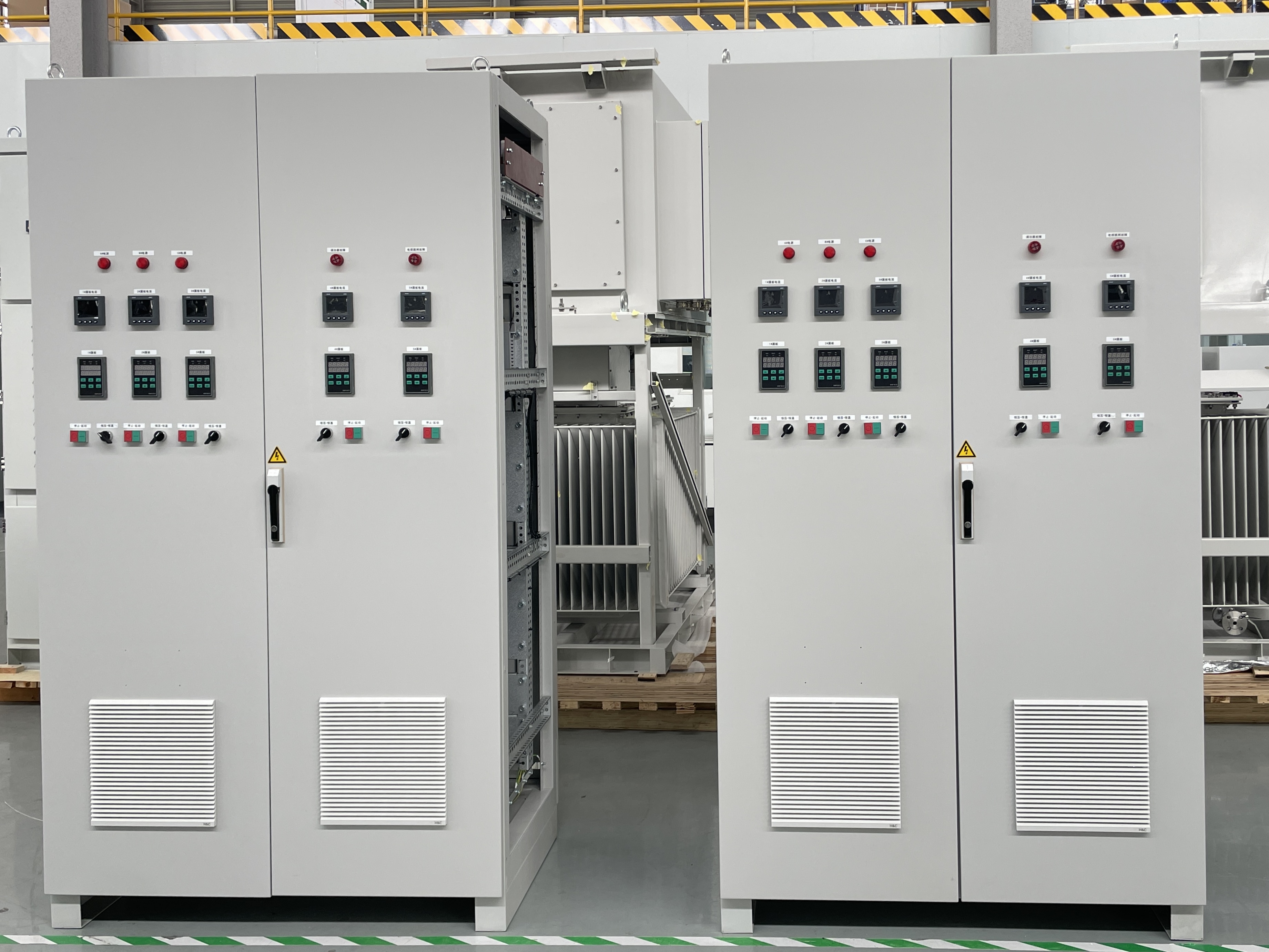 精准控温的核心装备 | 迈斯威尔玻纤漏板控制柜